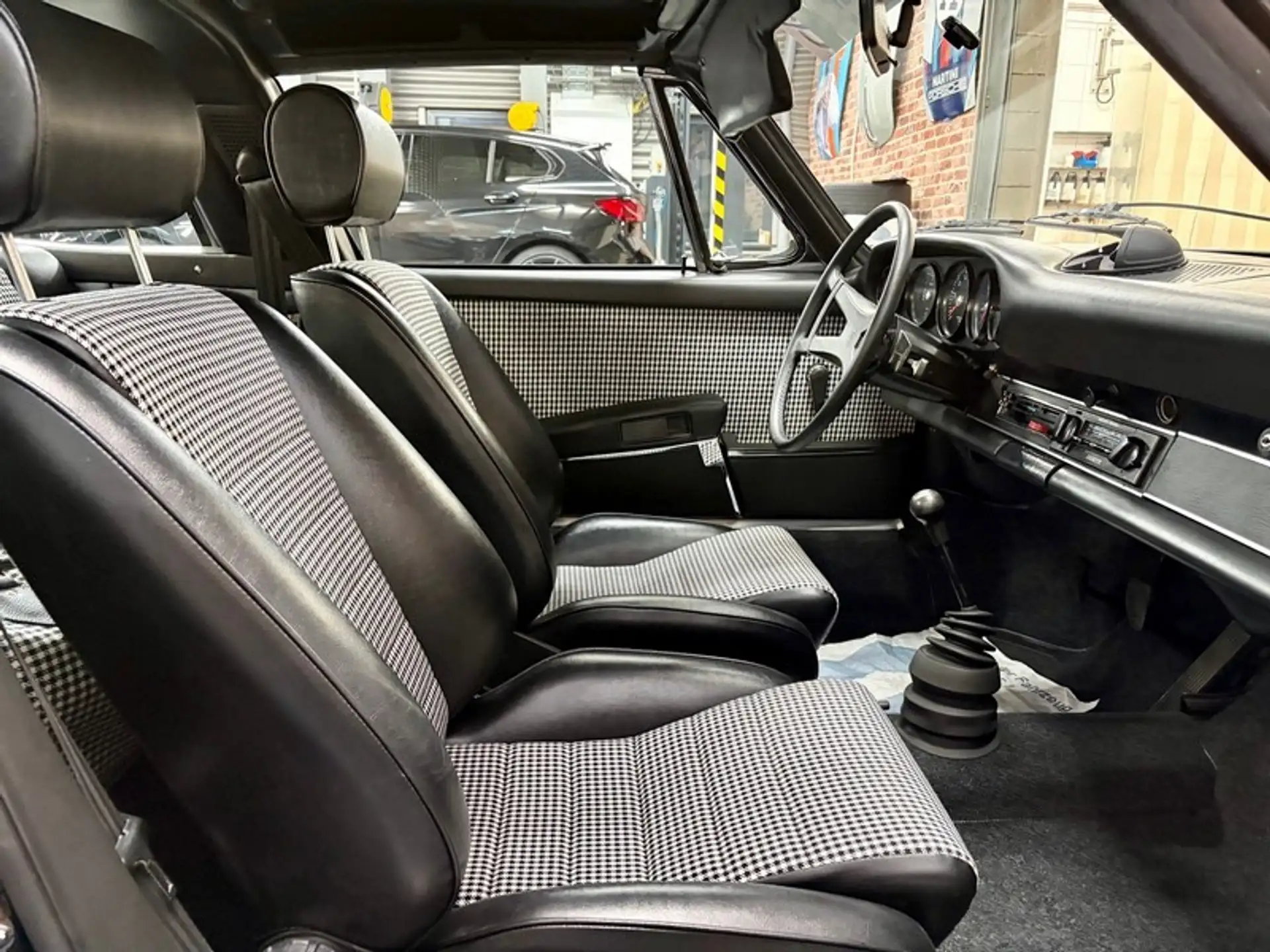 Porsche 911 1972 검정 사진 8