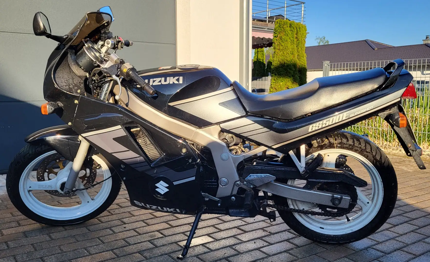 Suzuki GS 500 E Slingshot Černá - 1