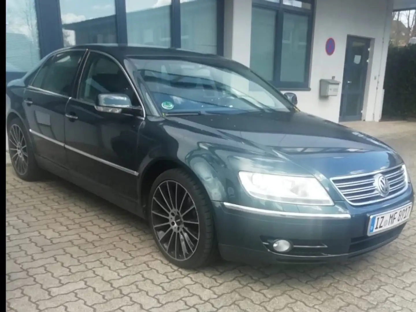 Volkswagen Phaeton Зелёный - 1