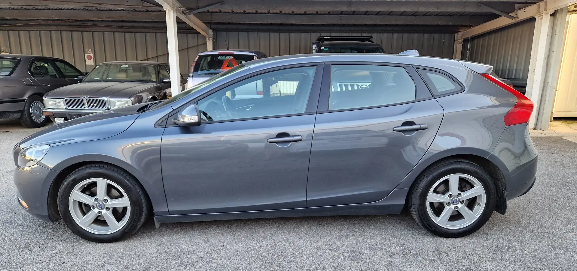 Volvo V40 V40 D2 Kinetic Kinetic Argent - 2