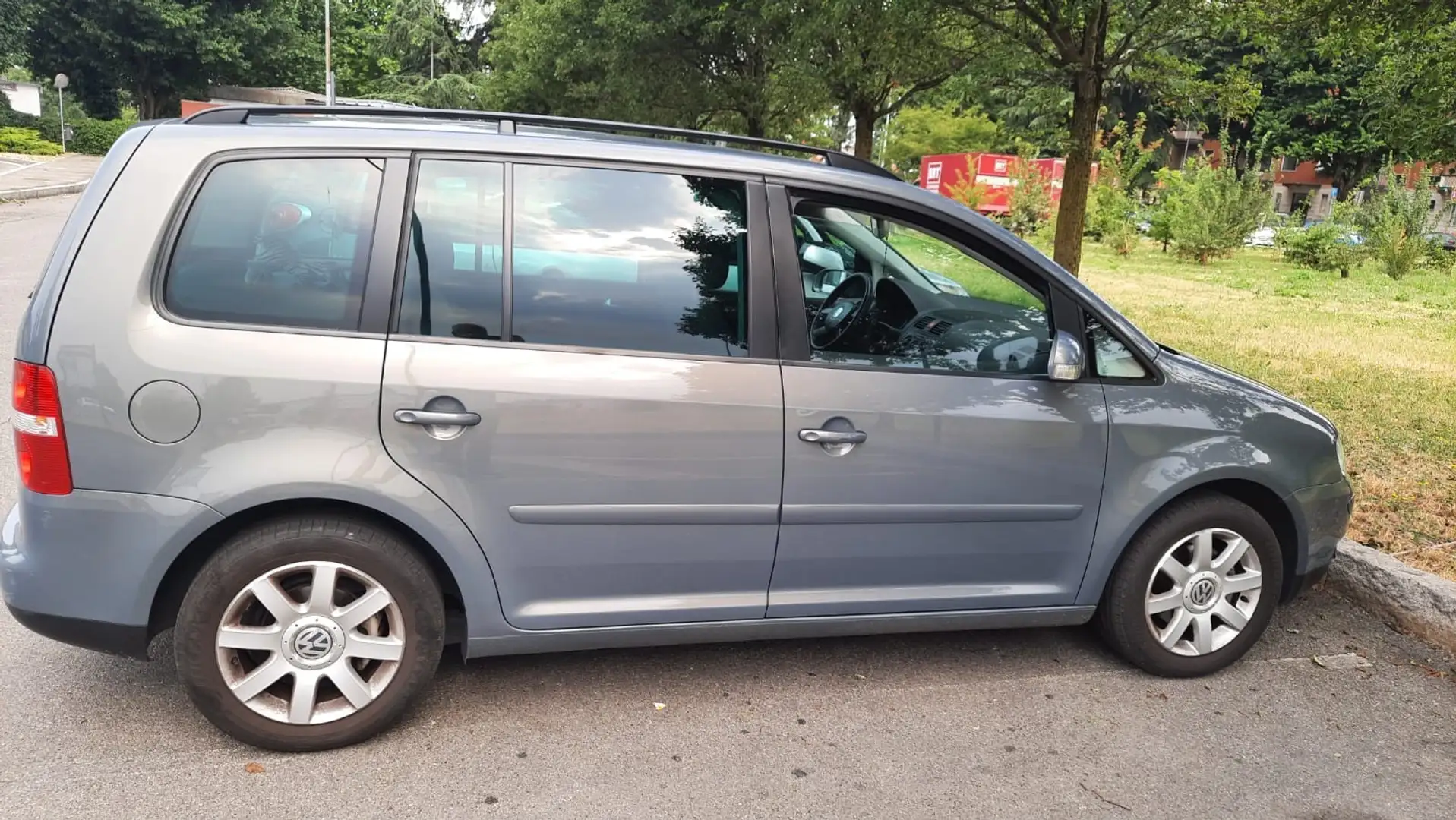 Volkswagen Touran 1.6 Conceptline 102cv - 1