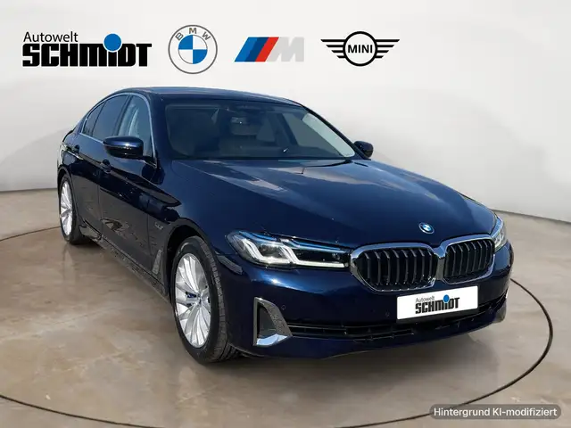 BMW 5 Series view 8