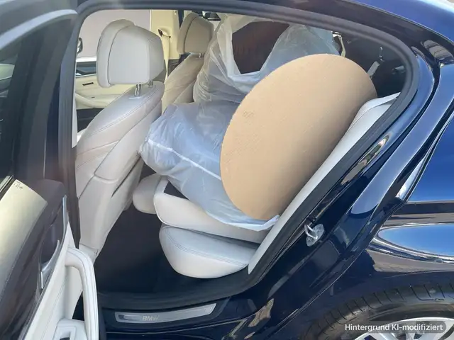 BMW 5 Series view 11