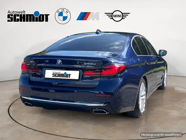 BMW 5 Series view 6