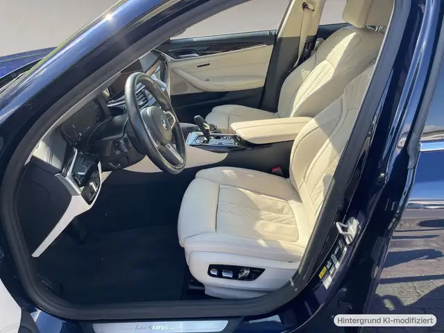 BMW 5 Series view 13