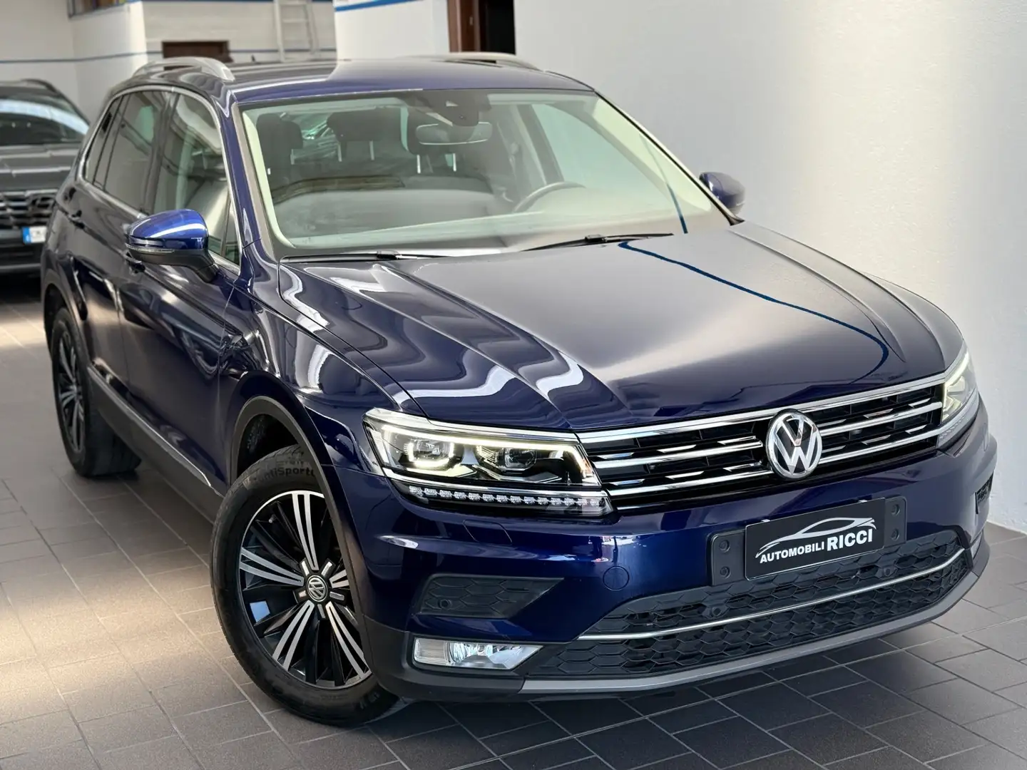 Volkswagen Tiguan 2.0 TDI SCR DSG Style BlueMotion Technology Blu/Azzurro - 1