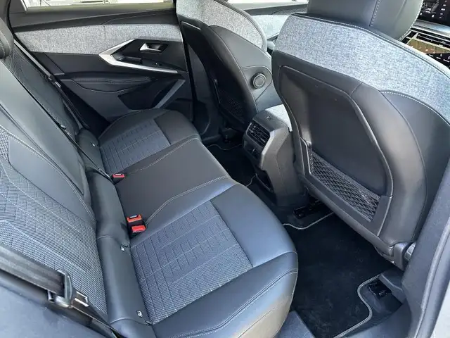 Peugeot 3008 view 9