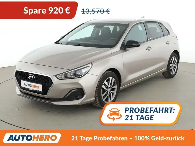 Hyundai i30 1.4 YES!*NAVI*SPUR*CAM*PDC*SHZ*KLIMA*