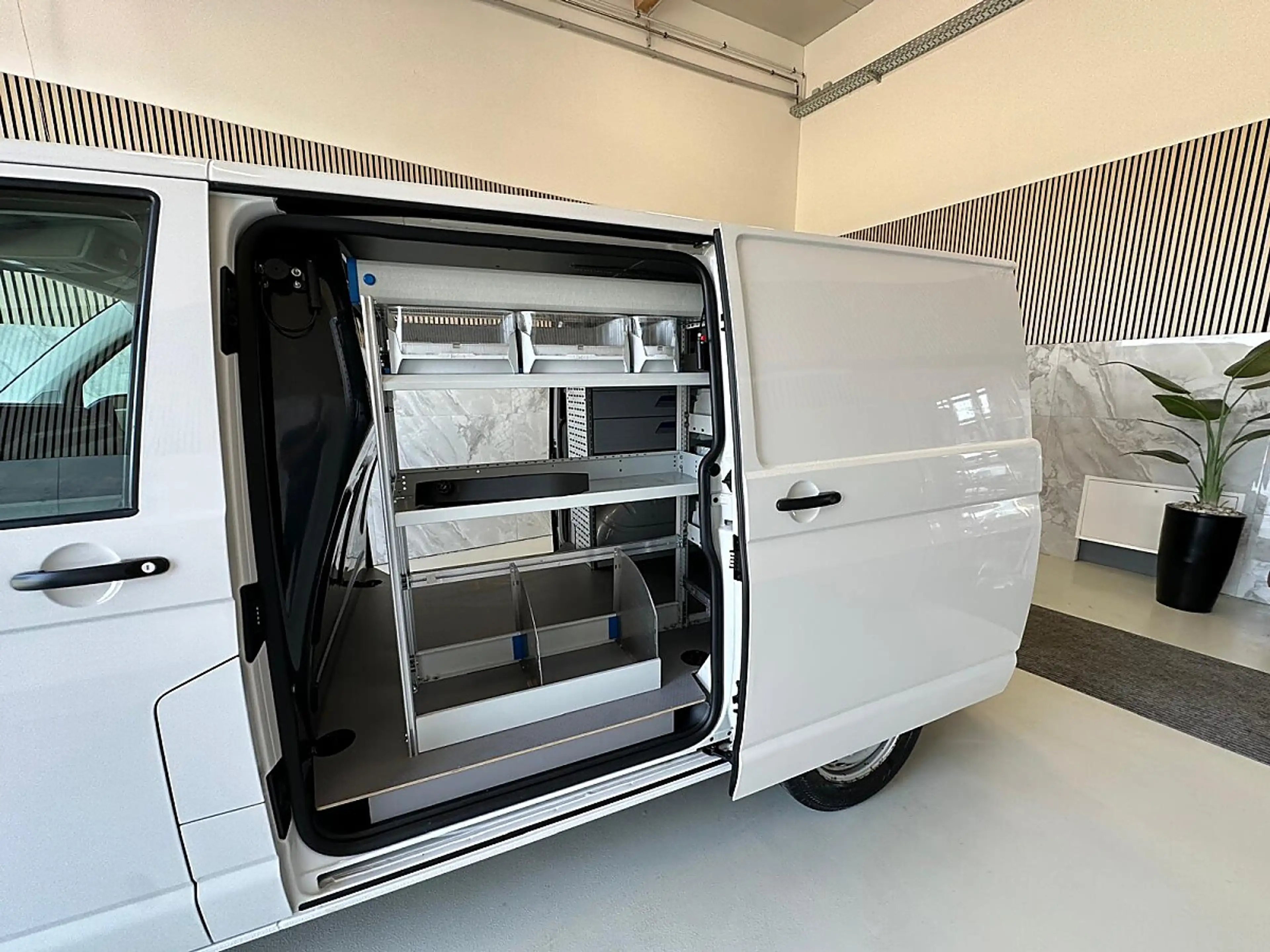 Volkswagen T6.1 Transporter T6.1Transporter KR Flügeltüren, Klima, li u. re... — photo 13