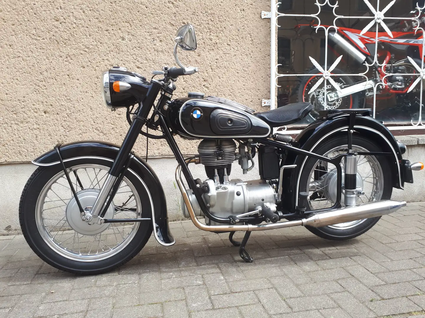 BMW R 25 R 25/3 schöner restaurierter Zustand Schwarz - 1