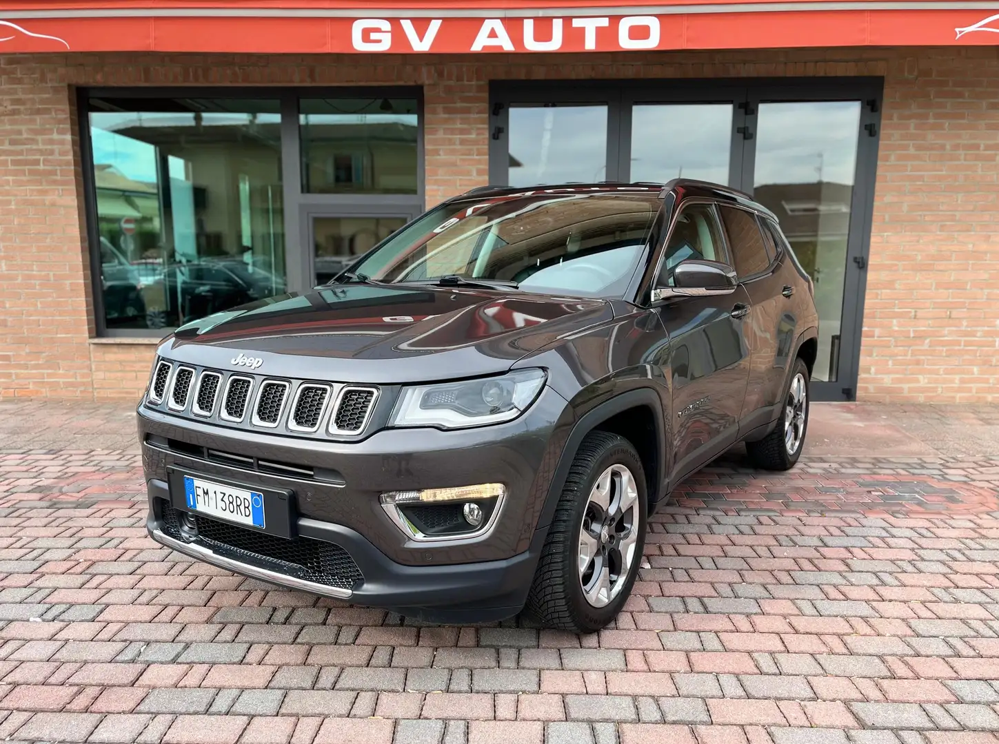 Jeep Compass 2.0 mjt Limited AWD 140cv Gris - 1