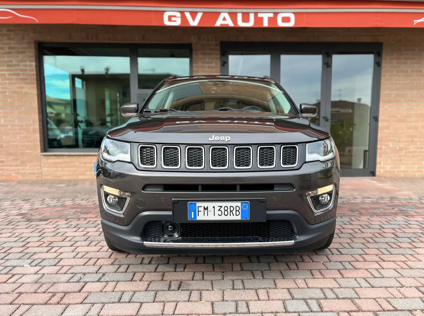 Jeep Compass 2.0 mjt Limited AWD 140cv Gris - 2