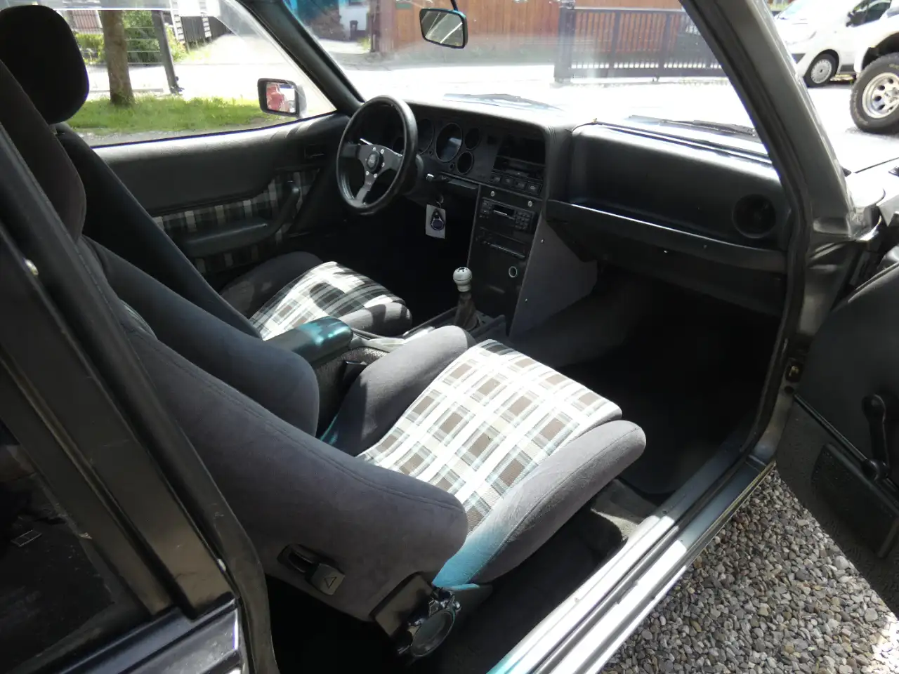 Ford Capri 2.8i, foto 10