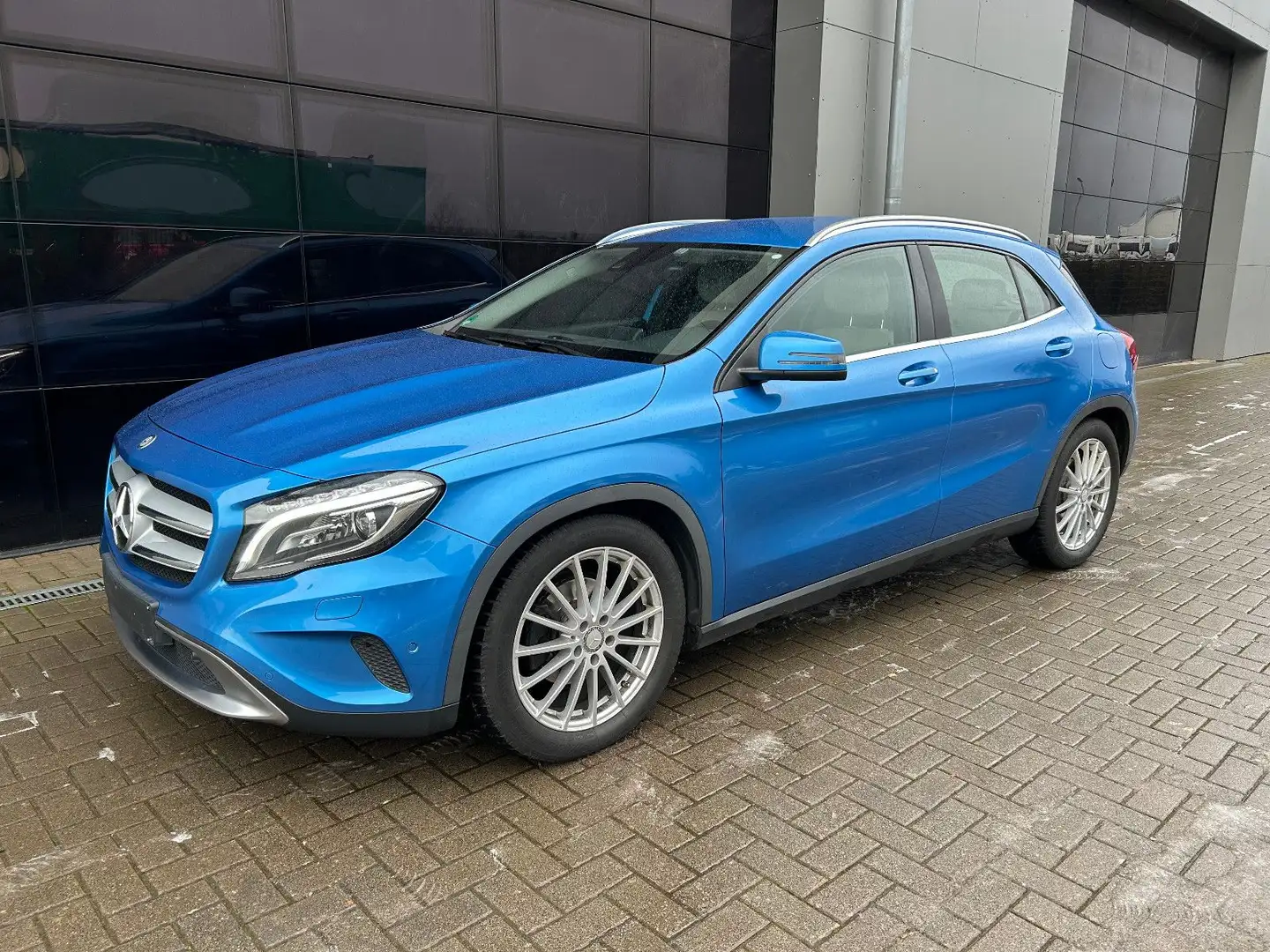 Mercedes-Benz GLA 220 d (CDI) AHK|Leder|Automatik|8fach Blau - 1