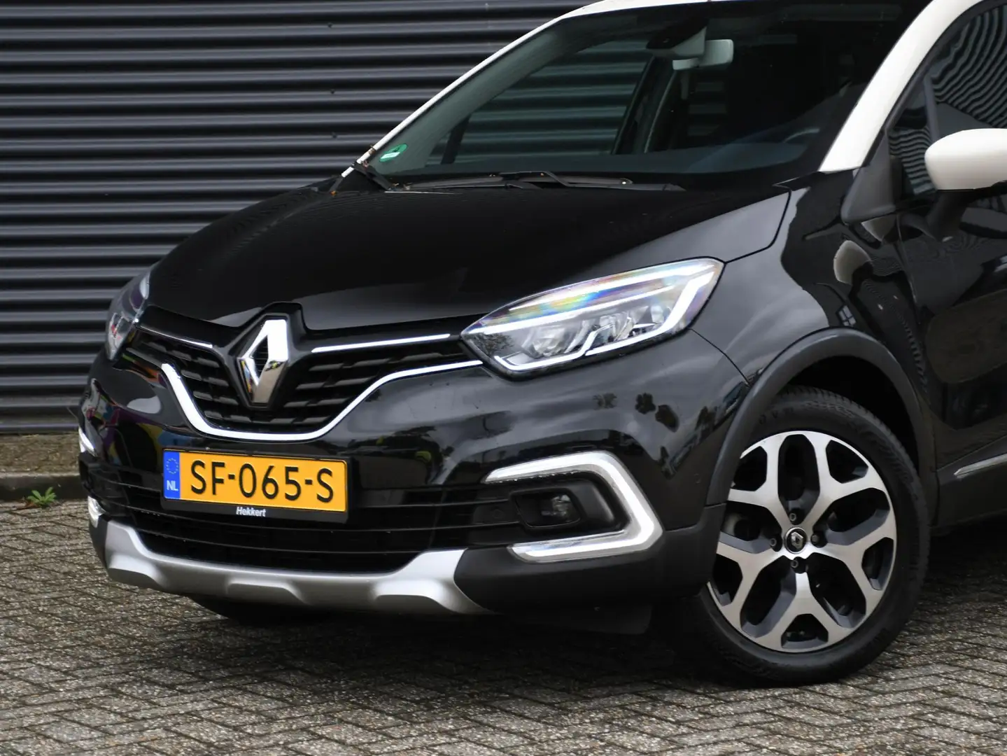 Renault Captur Intens 1.2 TCe 120pk Automaat PDC + CAMERA | CRUIS Zwart - 2