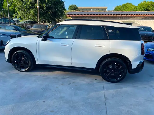 MINI Countryman view 12