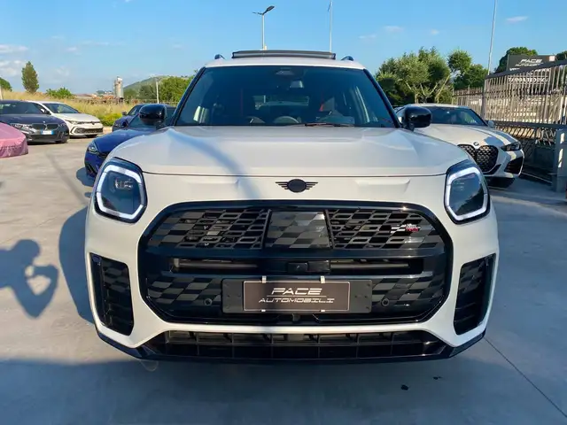 MINI Countryman view 4