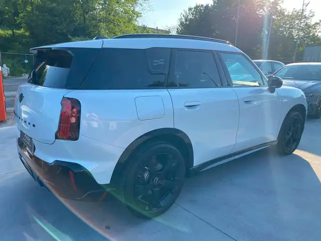 MINI Countryman view 14