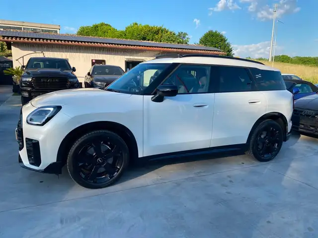 MINI Countryman view 9