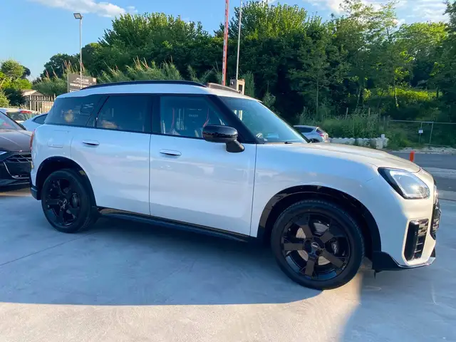 MINI Countryman view 11