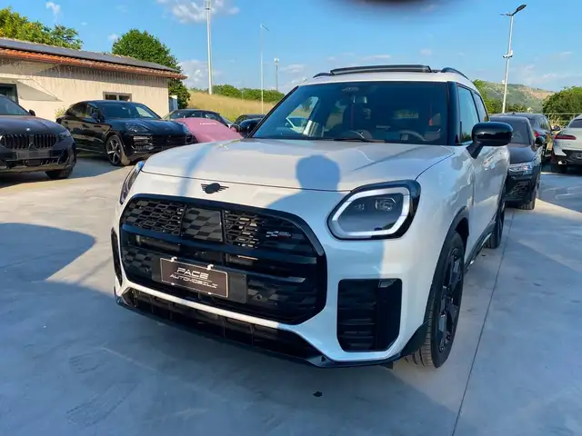 MINI Countryman view 6