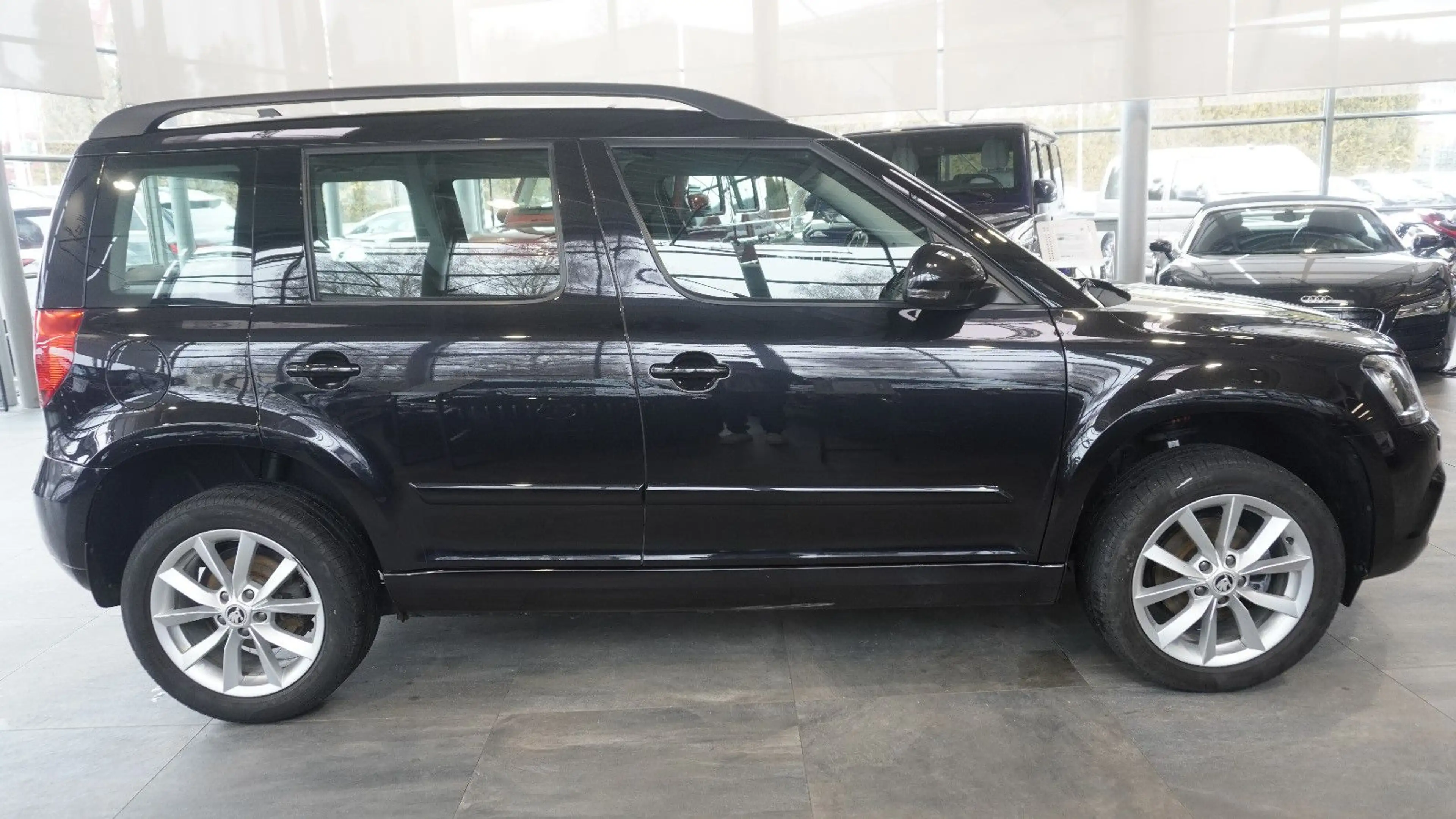 Skoda Yeti Style 4x4*1 HAND*AHK*BI-XENON*NAVI* — photo 4