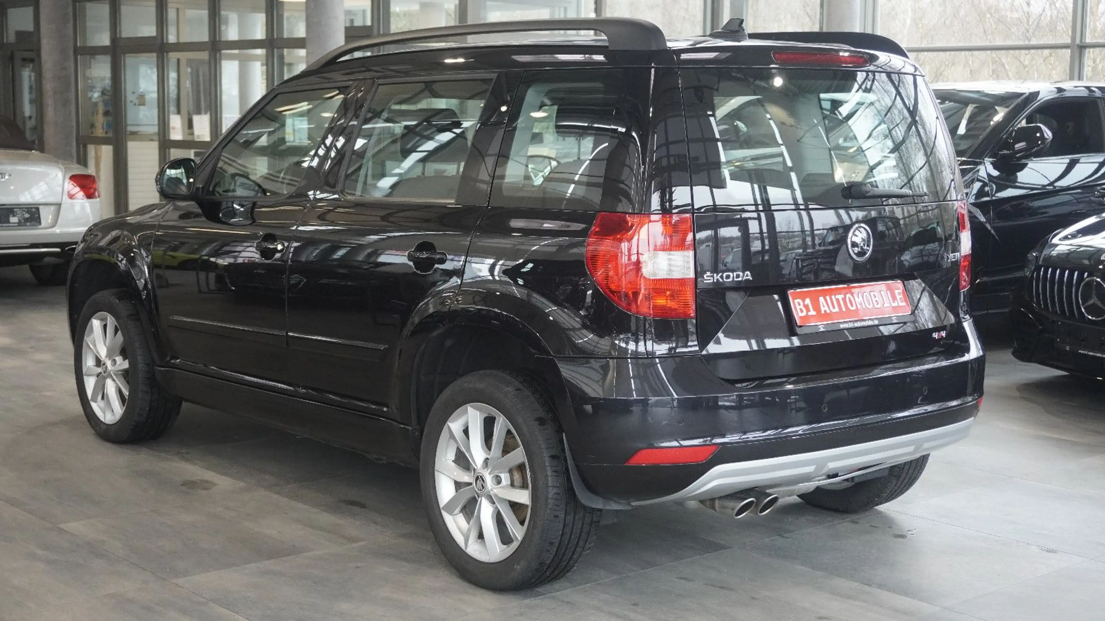 Skoda Yeti Style 4x4*1 HAND*AHK*BI-XENON*NAVI* — photo 8