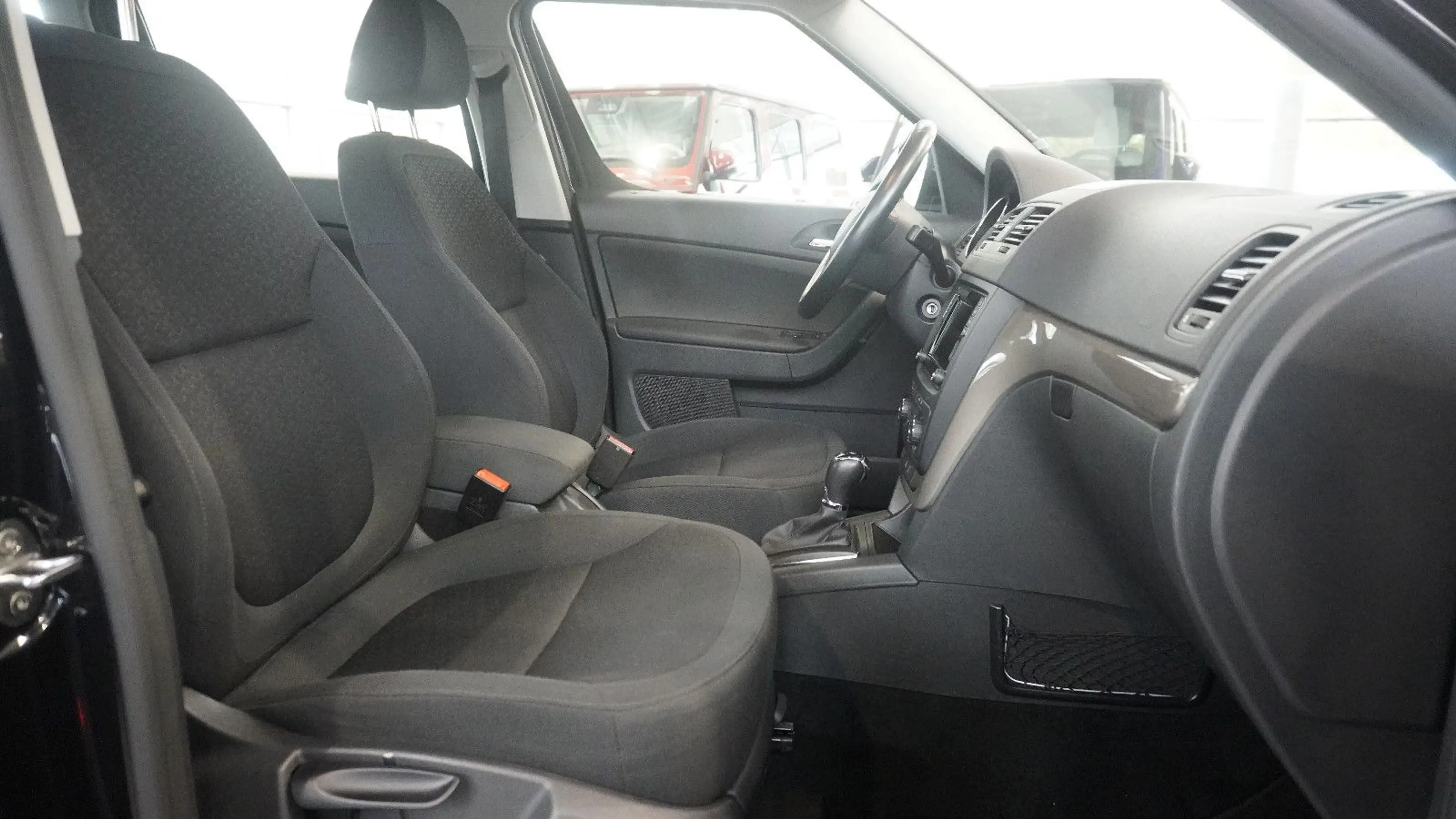 Skoda Yeti Style 4x4*1 HAND*AHK*BI-XENON*NAVI* — photo 11