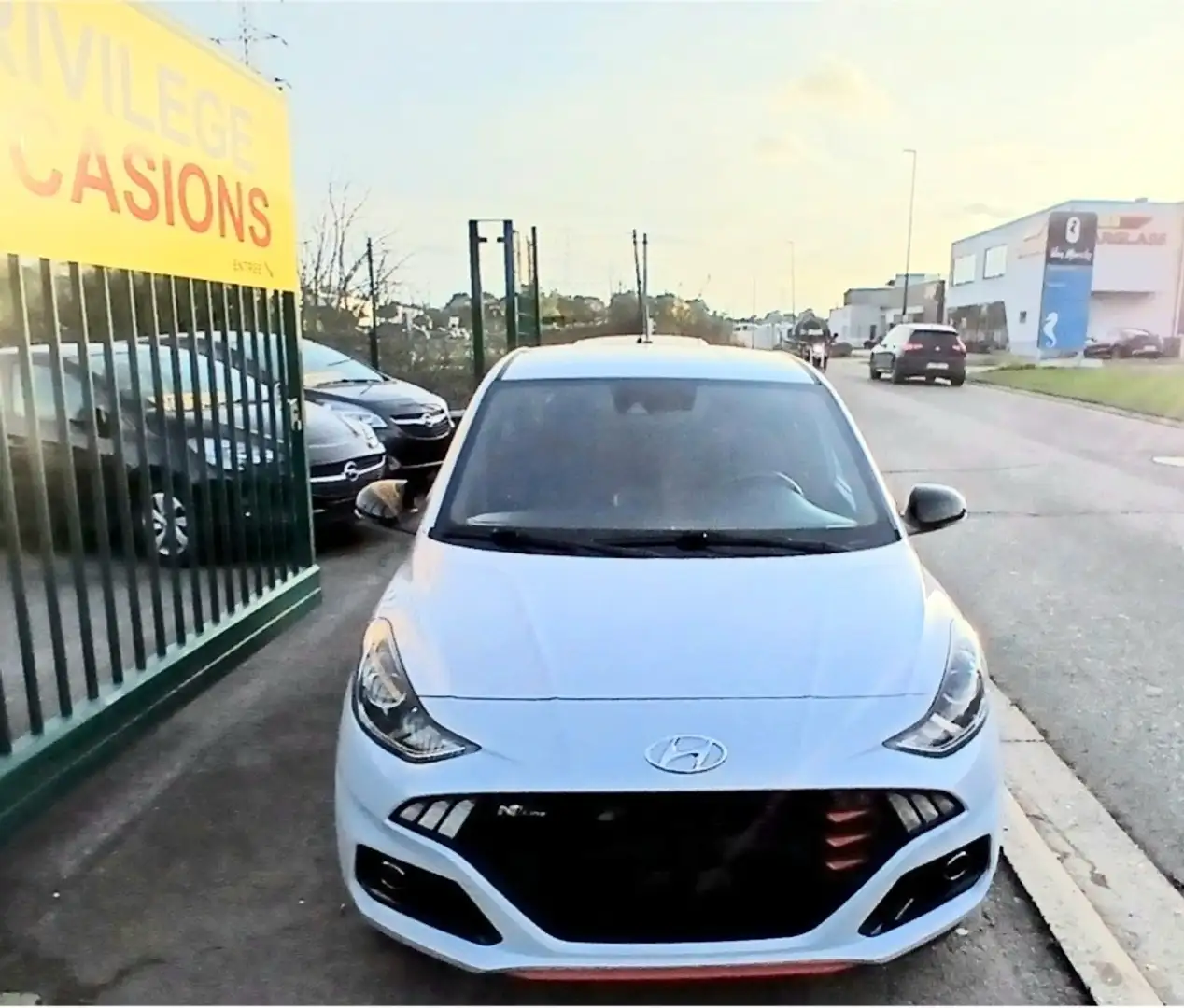 Hyundai i10 SPORT 10 TGDi TURBO N-Line 101cv GPS CAMERA J ALU Gris - 2