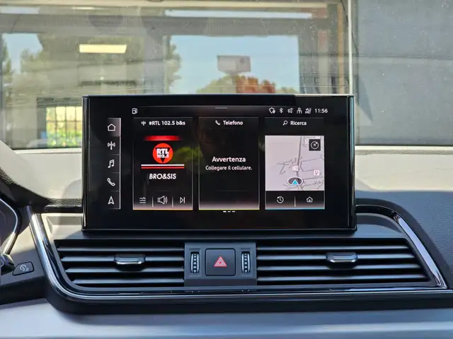 Audi Q5 view 11