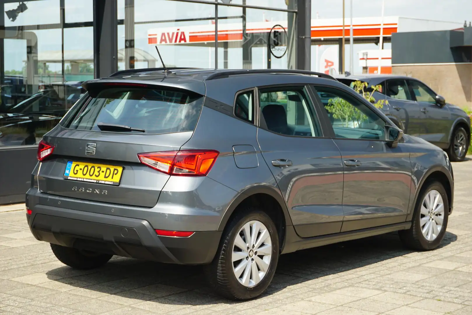SEAT Arona 1.0 TSI Xcellence Launch Edition Grijs - 2
