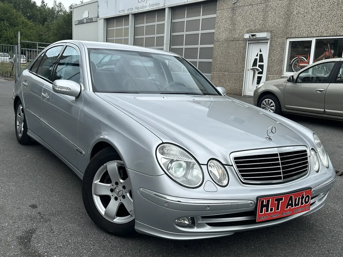 Mercedes-Benz E 200 CDI Avantgarde/Etat neuf/120.000Kms/Boite auto! Gris - 2