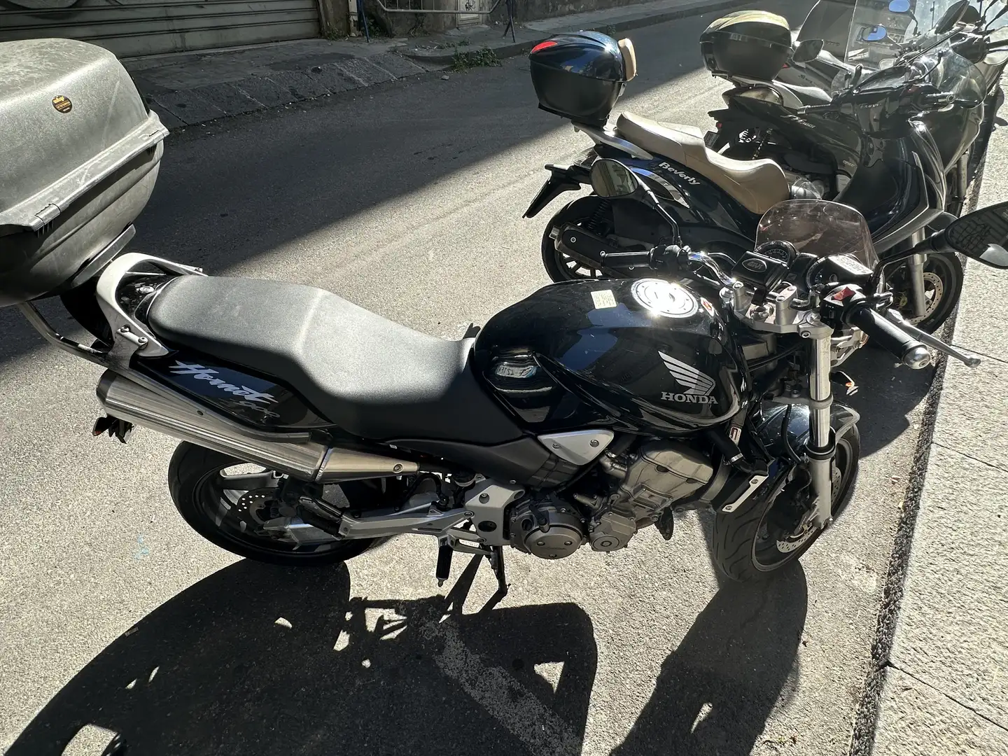 Honda Hornet Sport Noir - 1