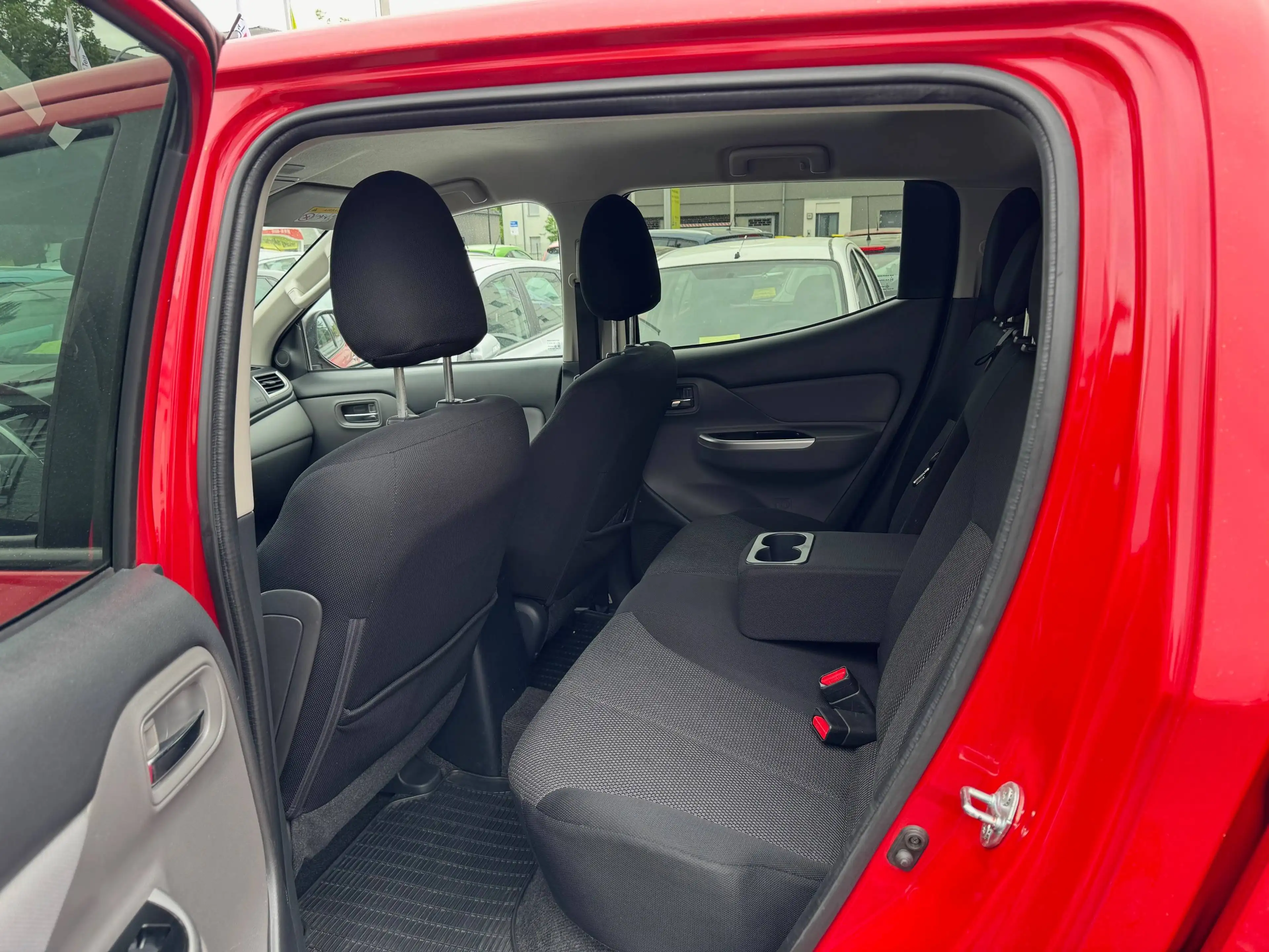 Mitsubishi L200 Plus Doppelkabine 4WD — photo 9