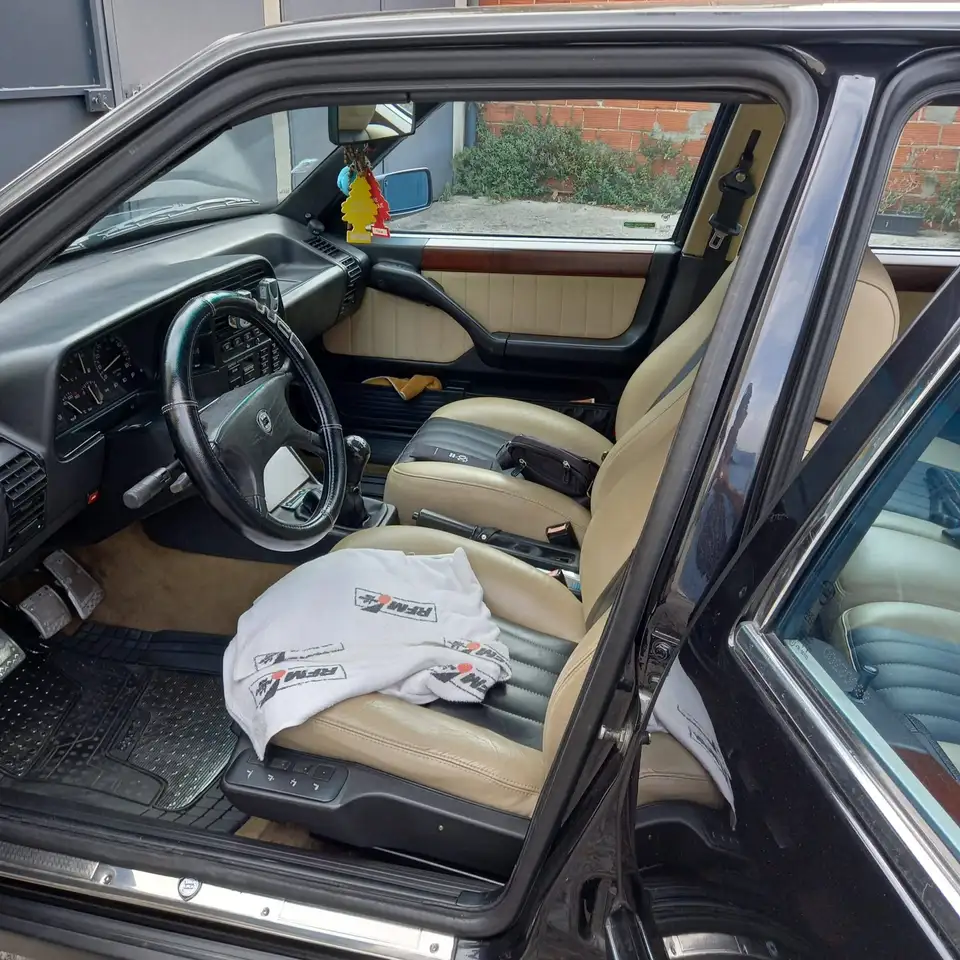 Lancia Thema 2.0ie, foto 2