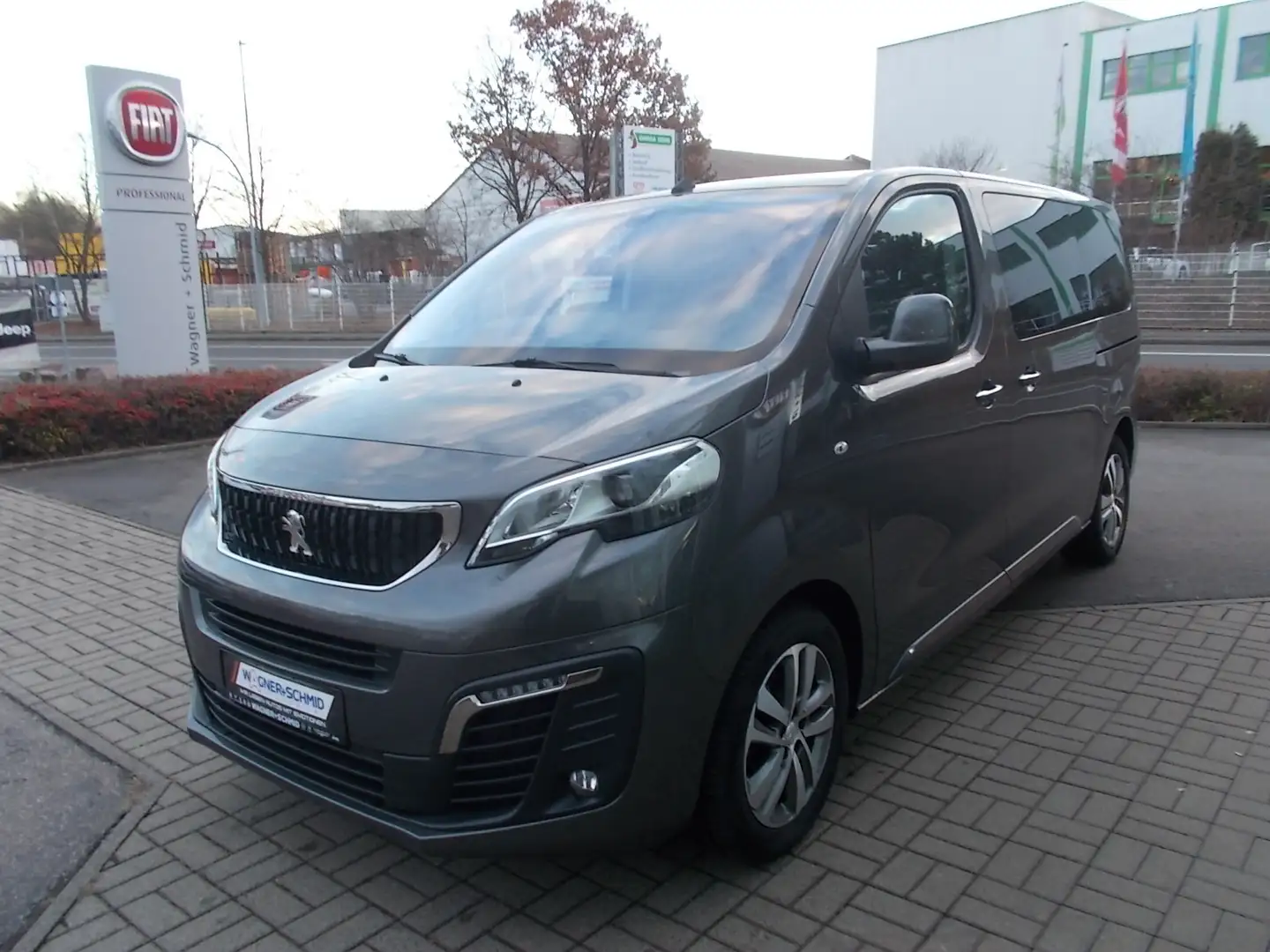 Peugeot Traveller 2.0 BlueHDi 145 L2 Allure LEDER + PANO Grau - 1