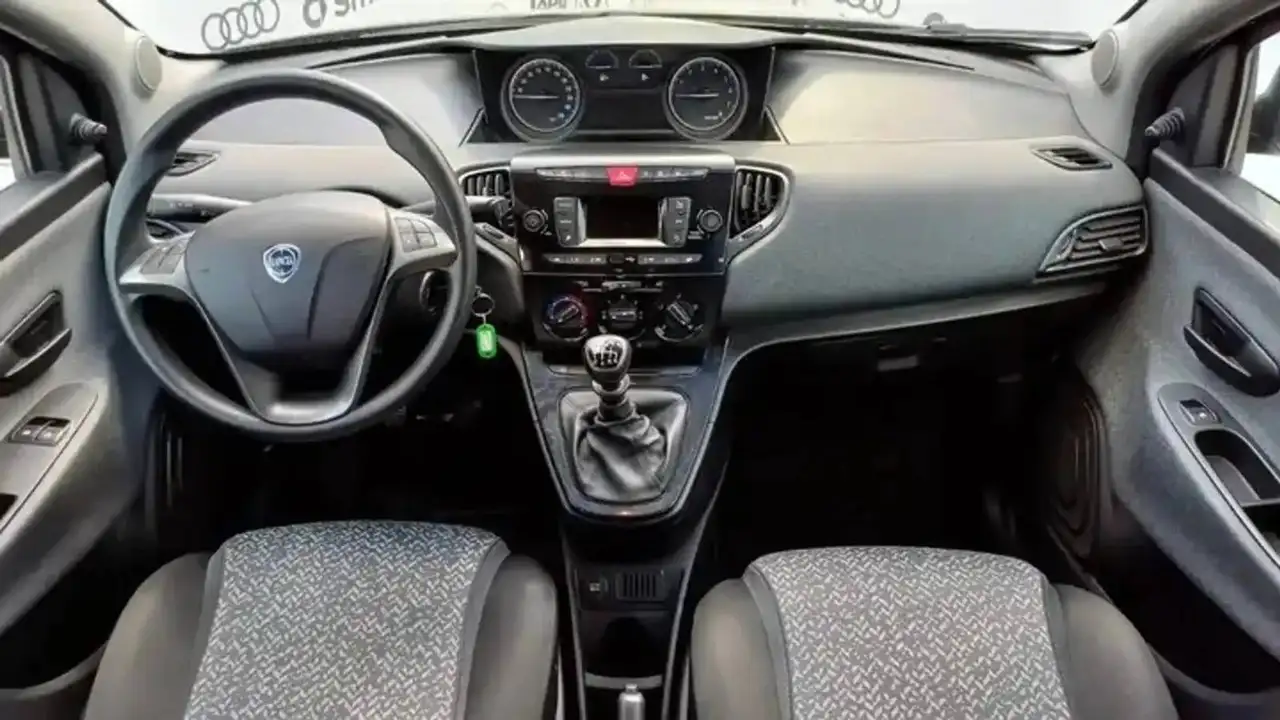 Lancia Ypsilon 2022 — фото 7