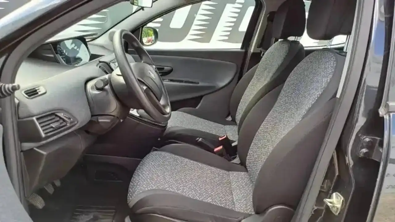 Lancia Ypsilon 2022 — фото 10