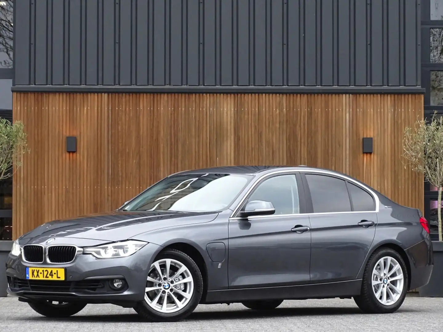 BMW 330 3-serie 330e 252PK automaat / I-Drive Pro / LED / Gris - 1
