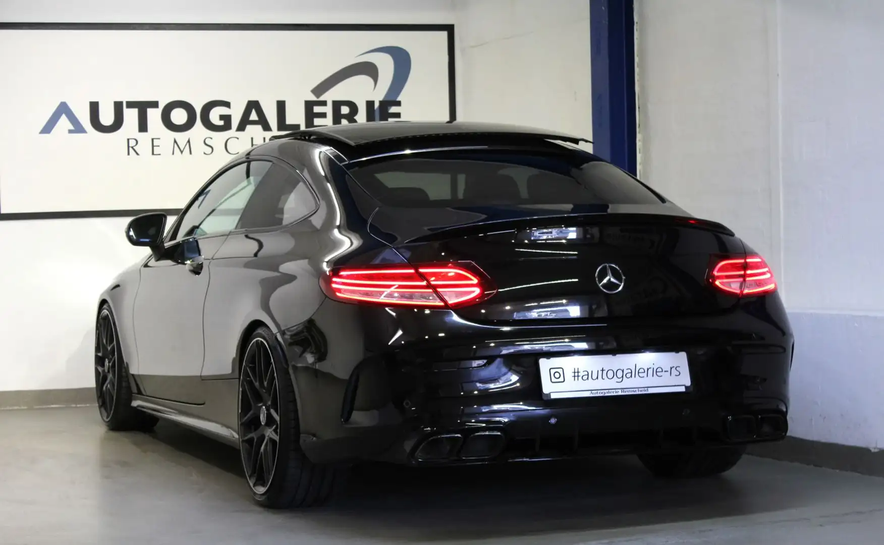 Mercedes-Benz C 300 d 4M *AMG LINE*PANO*DISTR.*M.BEAM*S63 20´* Schwarz - 1