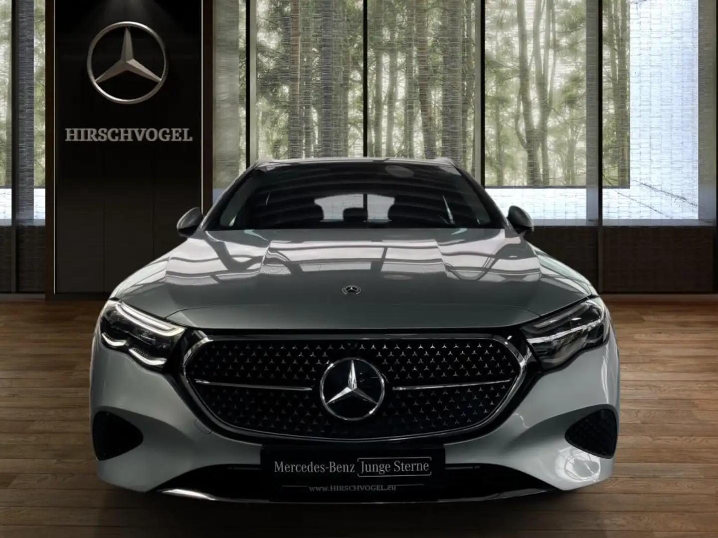 Mercedes-Benz E 300 de AVANTGARDE+AHK+DISTRONIC+KEYLESS+Memory Argent - 2