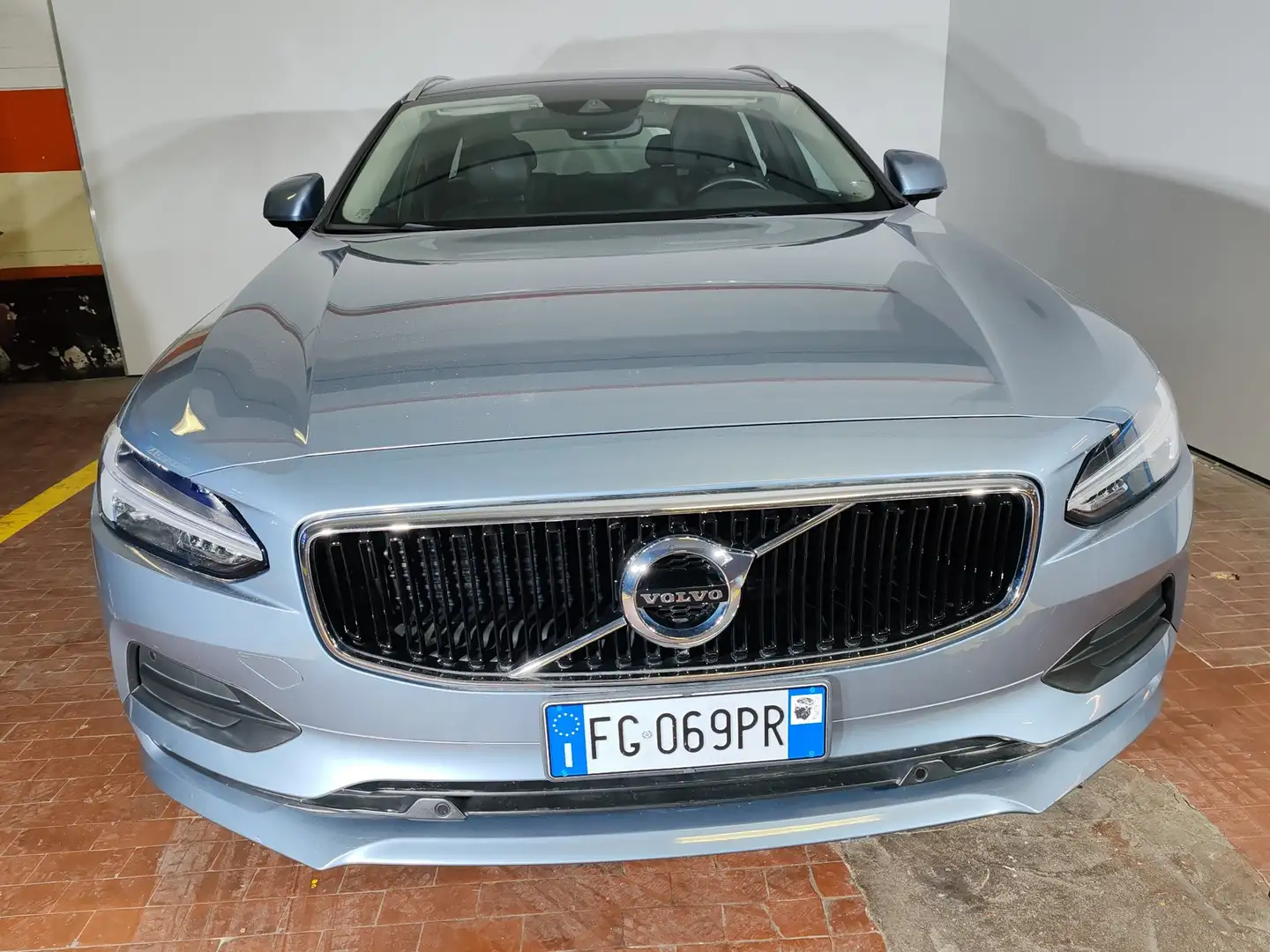 Volvo V90 2.0 D4 190cv Momentum Auto Bleu - 2