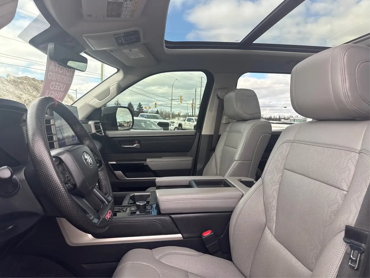Toyota Tundra снимка Toyota Tundra