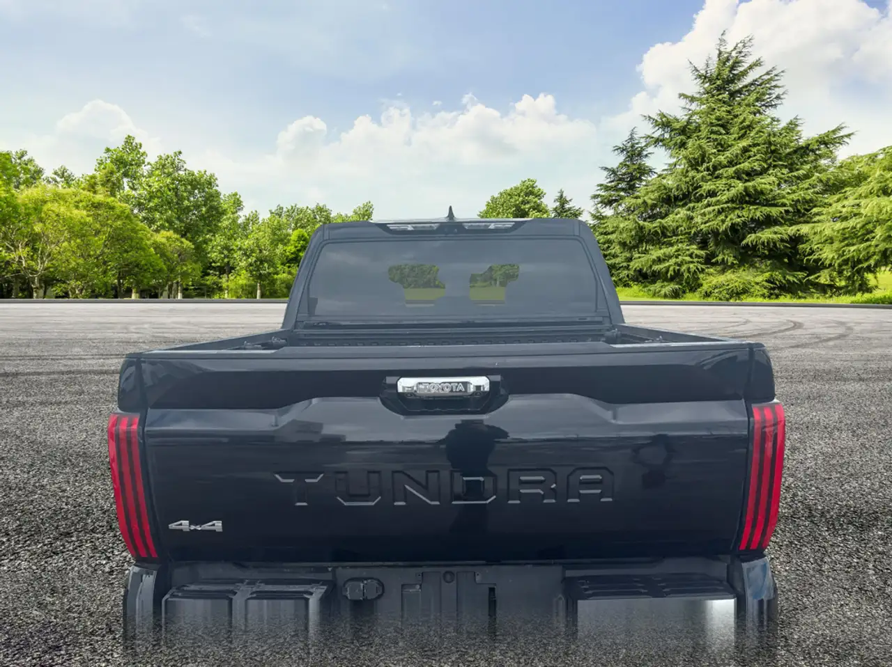 Toyota Tundra снимка Toyota Tundra