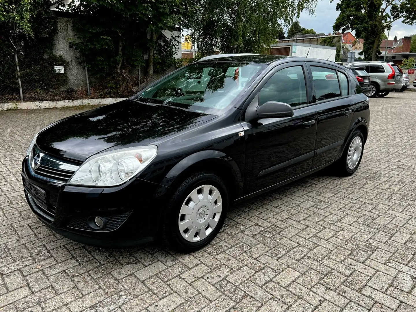 Opel Astra H Lim. Selection "110 Jahre" TÜV, 1.HAND" Noir - 1