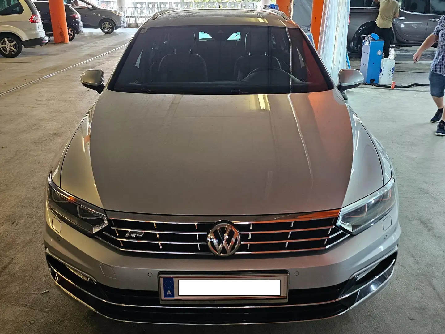 Volkswagen Passat Variant GT Silber - 2