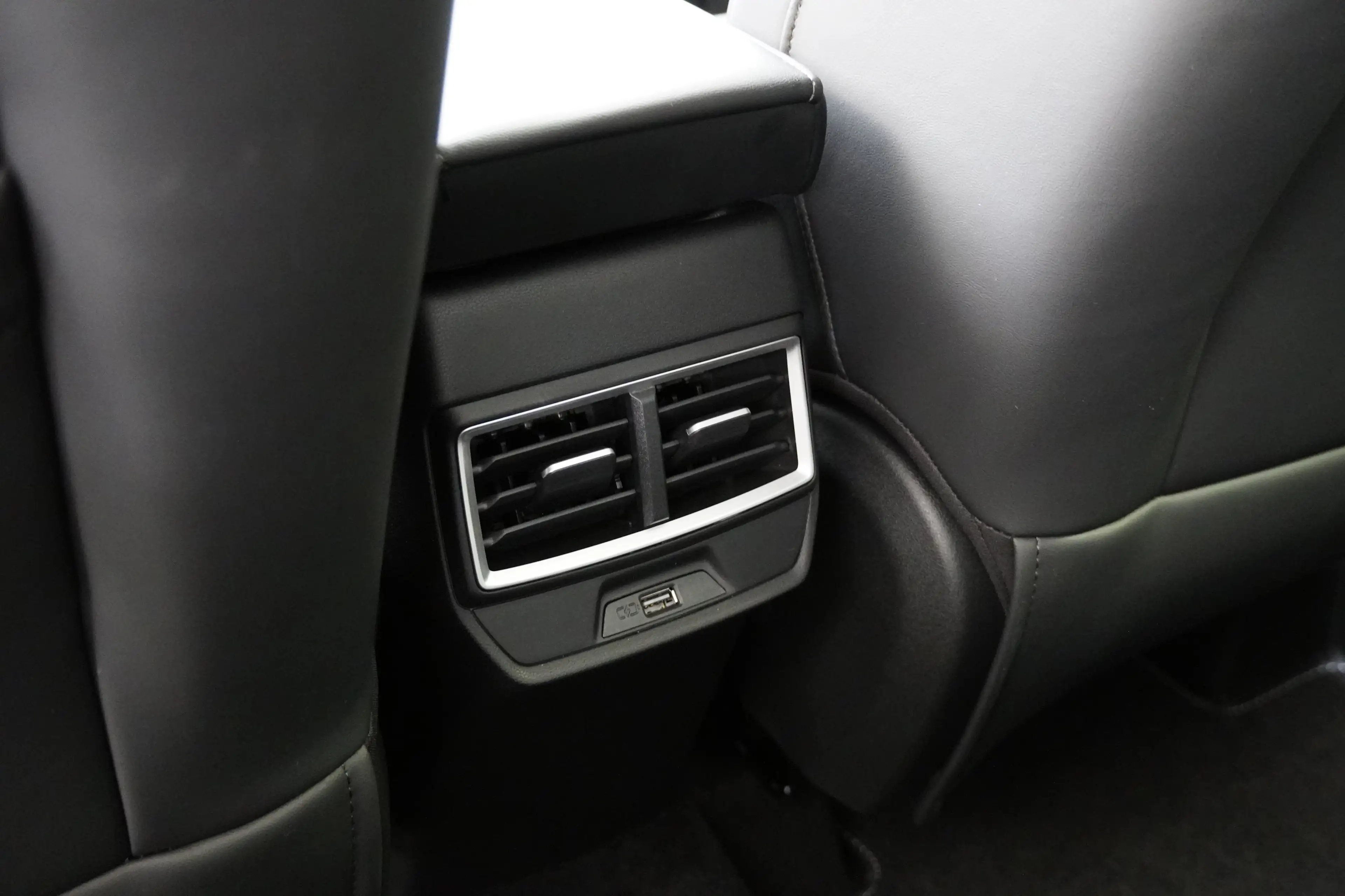MG ZS HEV Luxury MY26 GRATIS WINTERREIFEN - ab EUR25.990 — photo 17