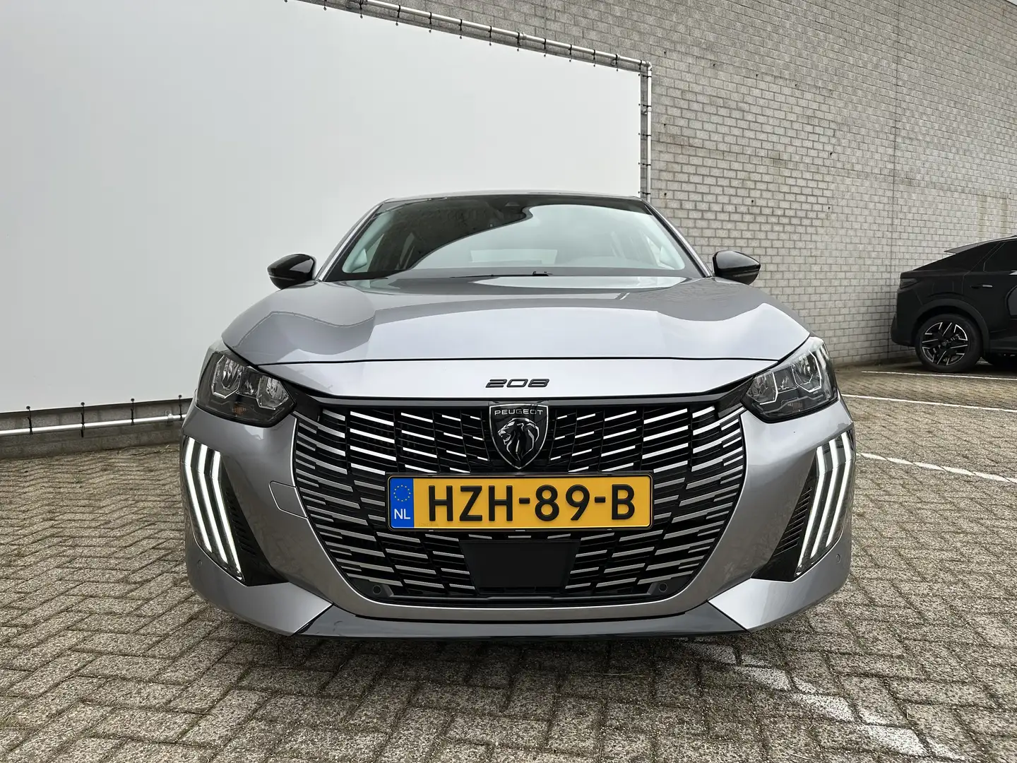 Peugeot 208 Hybrid 100 e-DCS6 Allure | Achterbank in delen nee Gris - 2