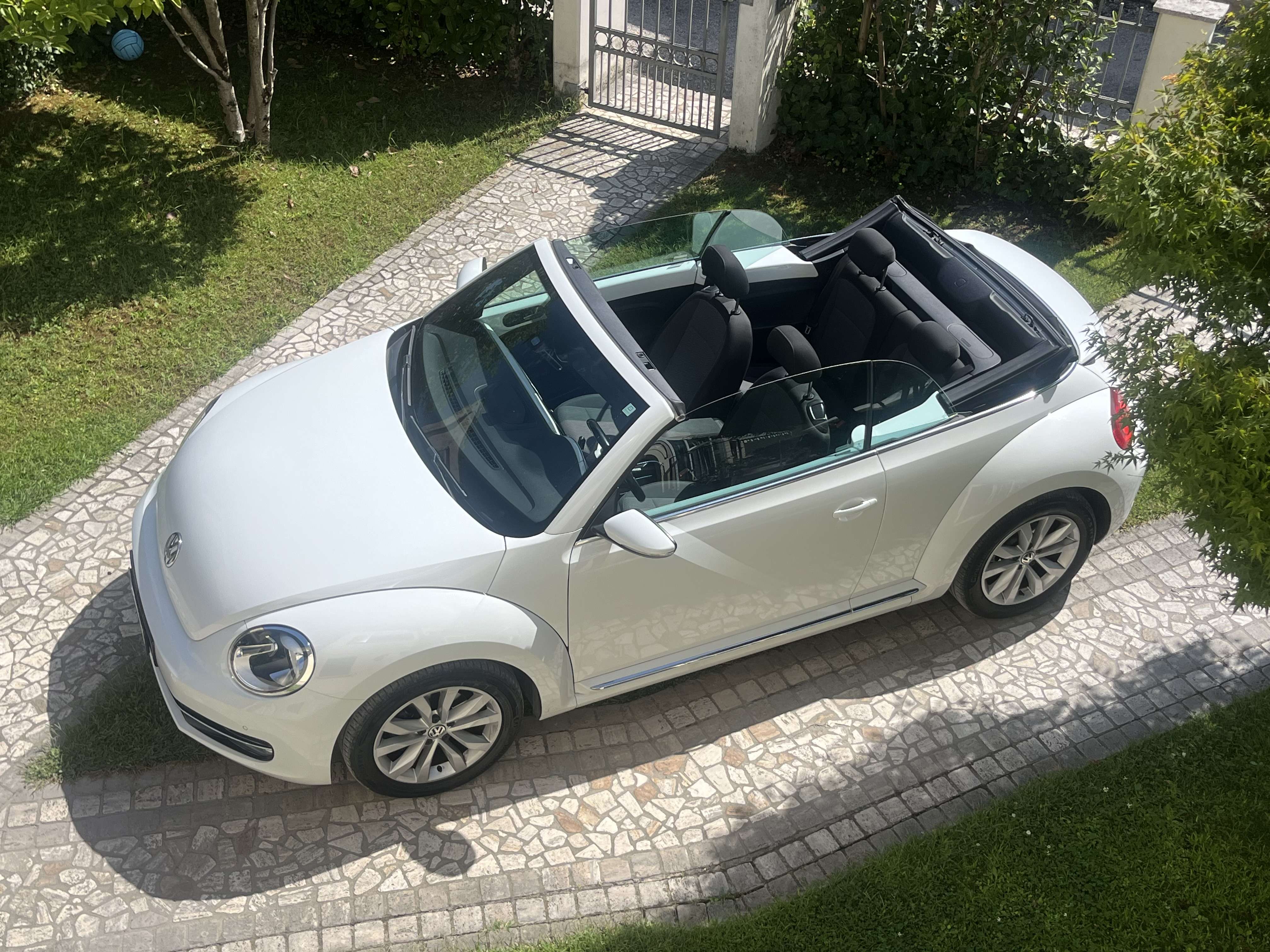 2016 Volkswagen BEETLE