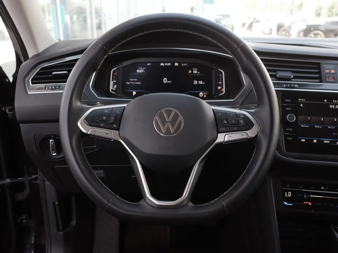 Volkswagen Tiguan снимка Volkswagen Tiguan